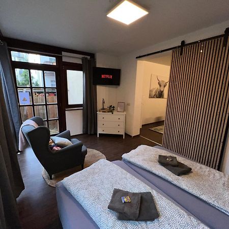 Apartment Humboldt 3 Schlafzimmer,Wifi, Netflix Parken, Terrasse, Klimatisiert, Naehe Zentrum جينا المظهر الخارجي الصورة
