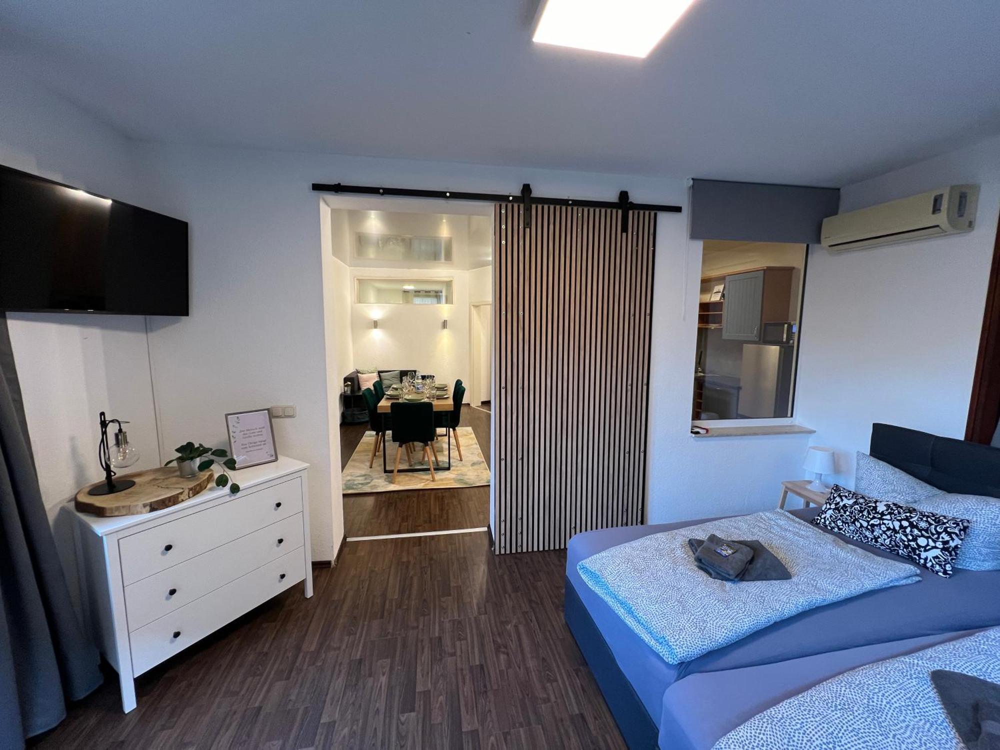 Apartment Humboldt 3 Schlafzimmer,Wifi, Netflix Parken, Terrasse, Klimatisiert, Naehe Zentrum جينا المظهر الخارجي الصورة