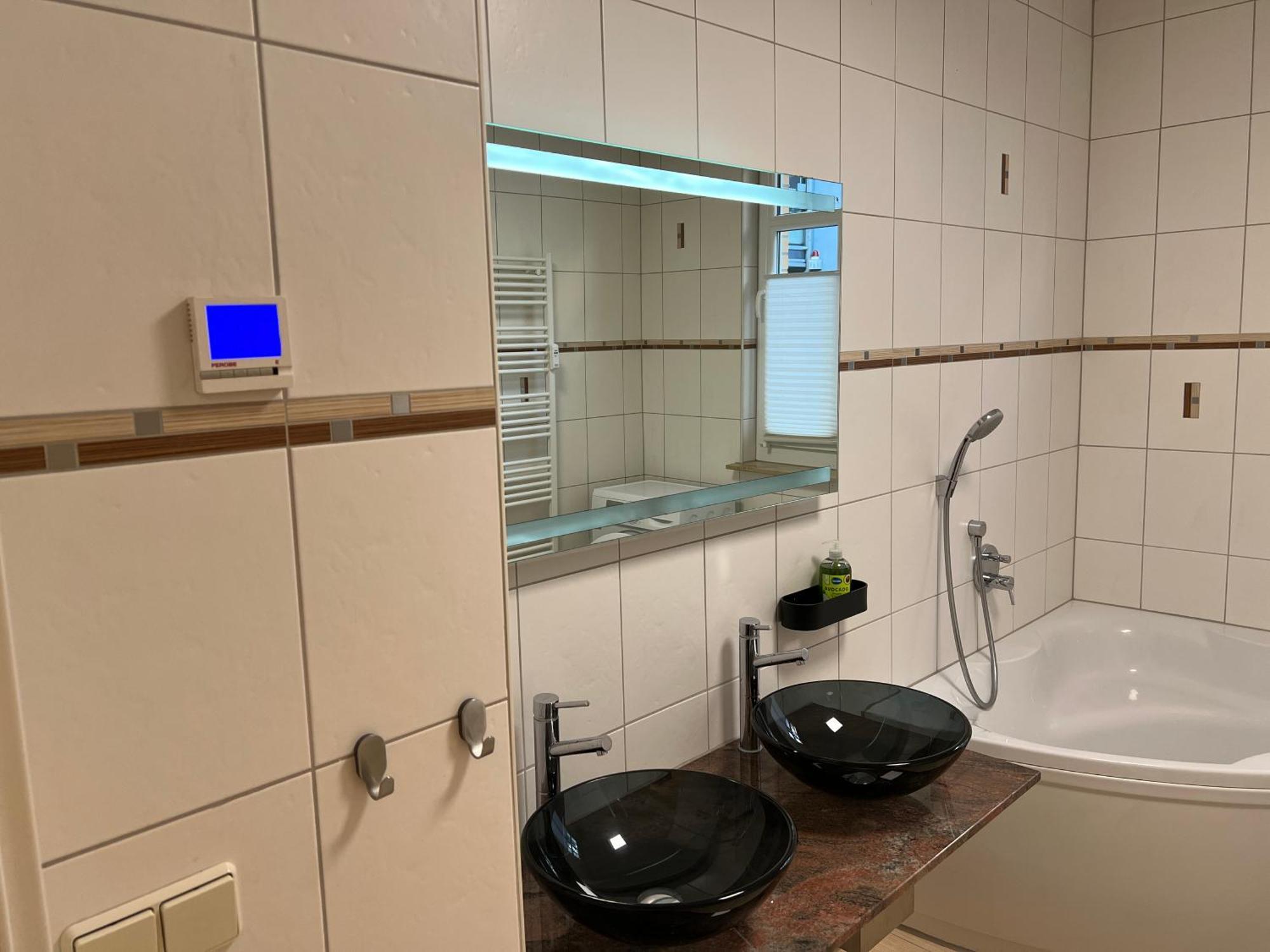 Apartment Humboldt 3 Schlafzimmer,Wifi, Netflix Parken, Terrasse, Klimatisiert, Naehe Zentrum جينا المظهر الخارجي الصورة